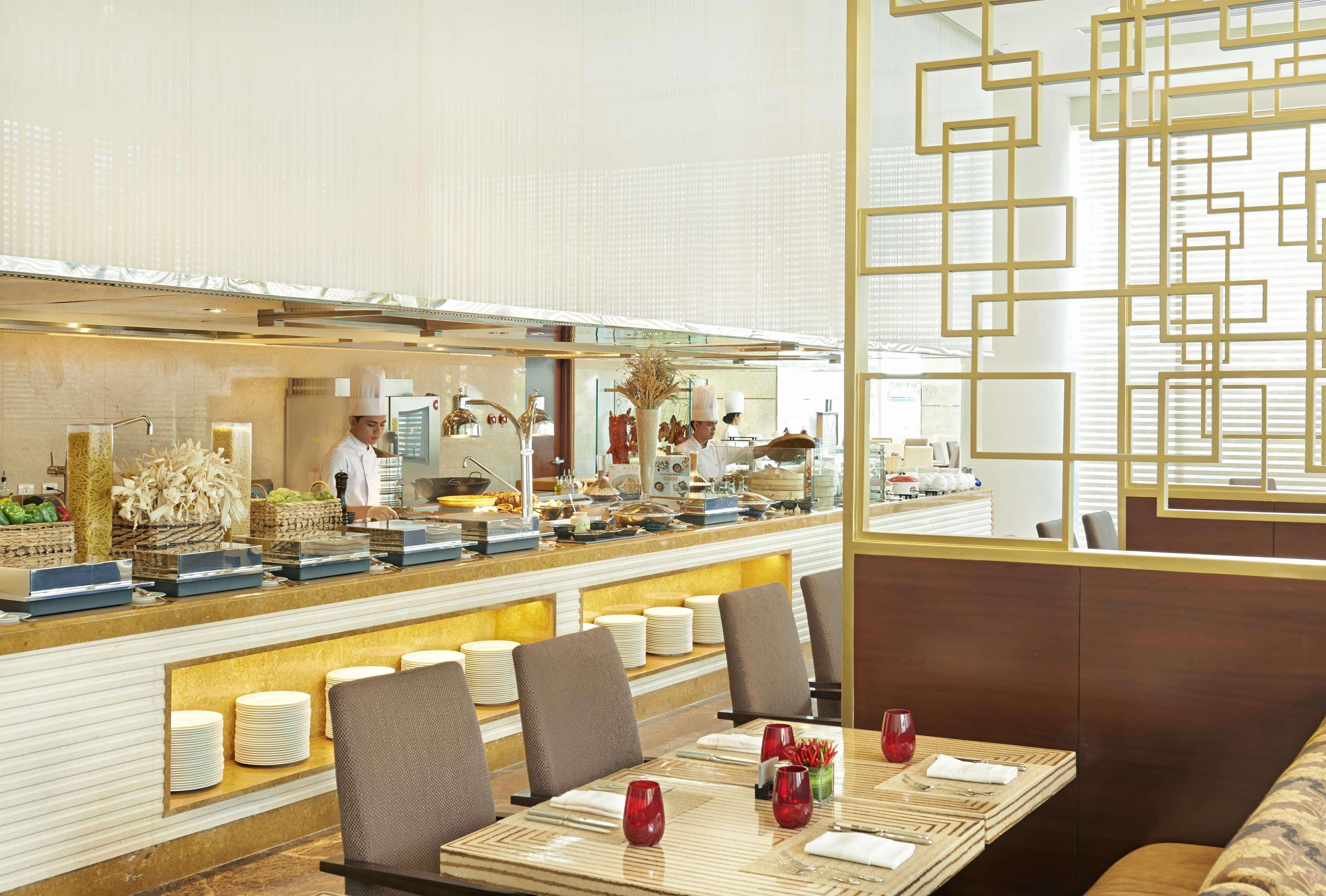 Fairmont Makati Hotel Makati City Екстериор снимка The restaurant