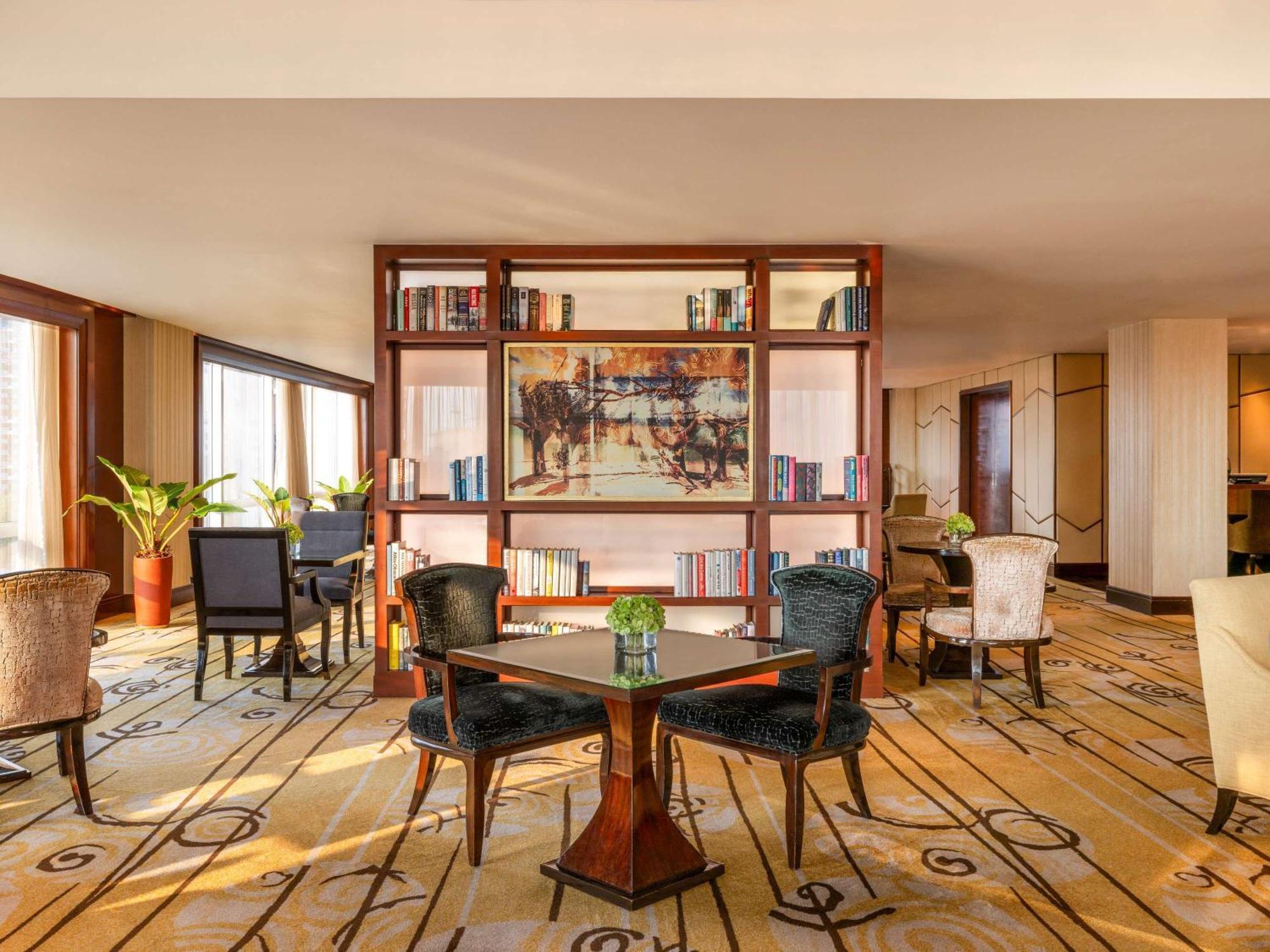 Fairmont Makati Hotel Makati City Екстериор снимка The Library at The Westin Dubai
