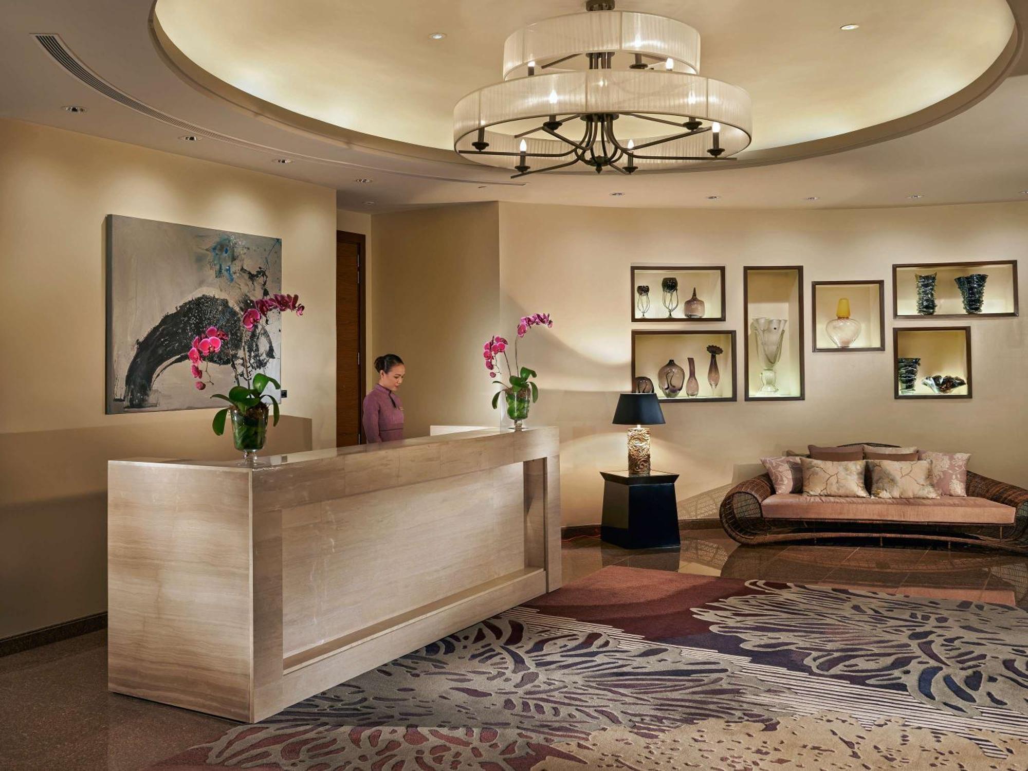 Fairmont Makati Hotel Makati City Екстериор снимка The lobby of the hotel