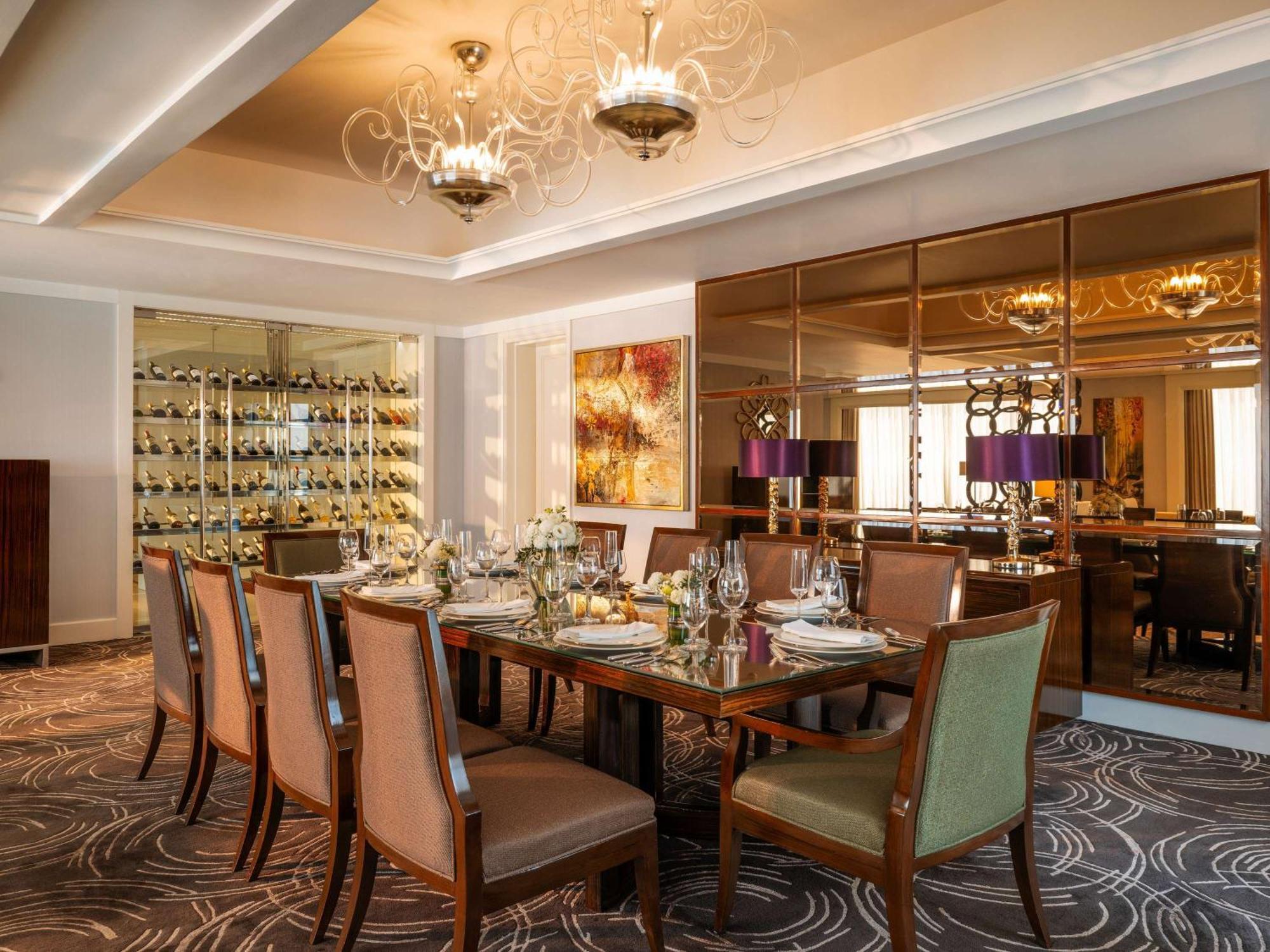 Fairmont Makati Hotel Makati City Екстериор снимка The Wine Room